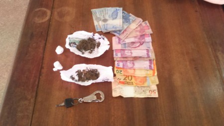 POLÍCIA MILITAR DE ITACOATIARA DETÉM INFRATORES POR POSSE E USO DE DROGAS ILÍCITAS