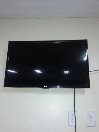 2º BPM (CPI) detém infrator que tentava vender TV de 32” furtada, conforme o B.O. 964/16 registrado no dia 09/02/2016.