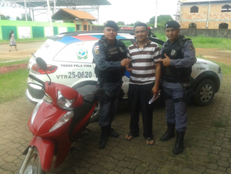 2º BPM RECUPERA MOTOCICLETA FURTADA E DETÉM SUSPEITOS DO FURTO