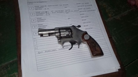 POLICIAIS MILITARES DO 2º BPM-ITAPIRANGA DETÉM INFRATOR POR PORTE ILEGAL DE ARMA DE FOGO